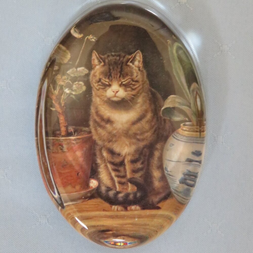 Charming Cat Glass Art Decor